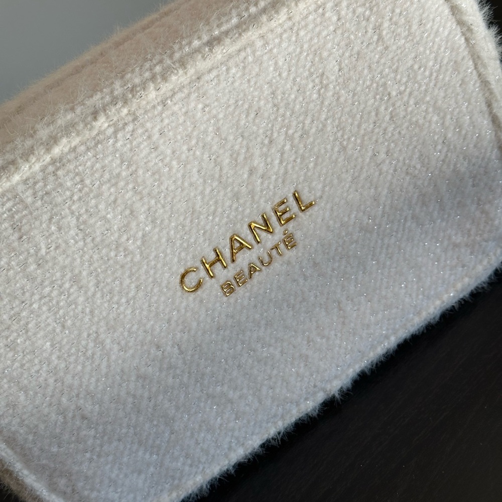 Chanel Beauty make up bag - Picture 6 of 11